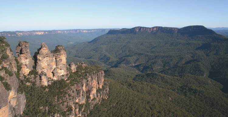 Seven Sisters and the Blue Mountains Escarpment - photography by Stephen Wan